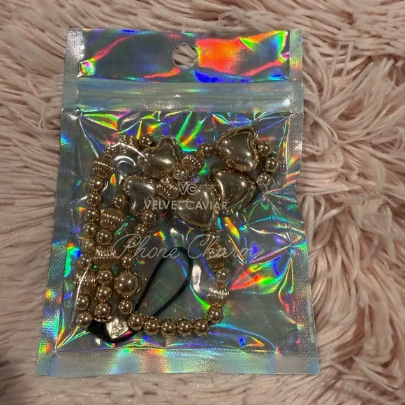 Velvet Caviar Gold Metallic Heart Phone Charm - Picture 4 of 11